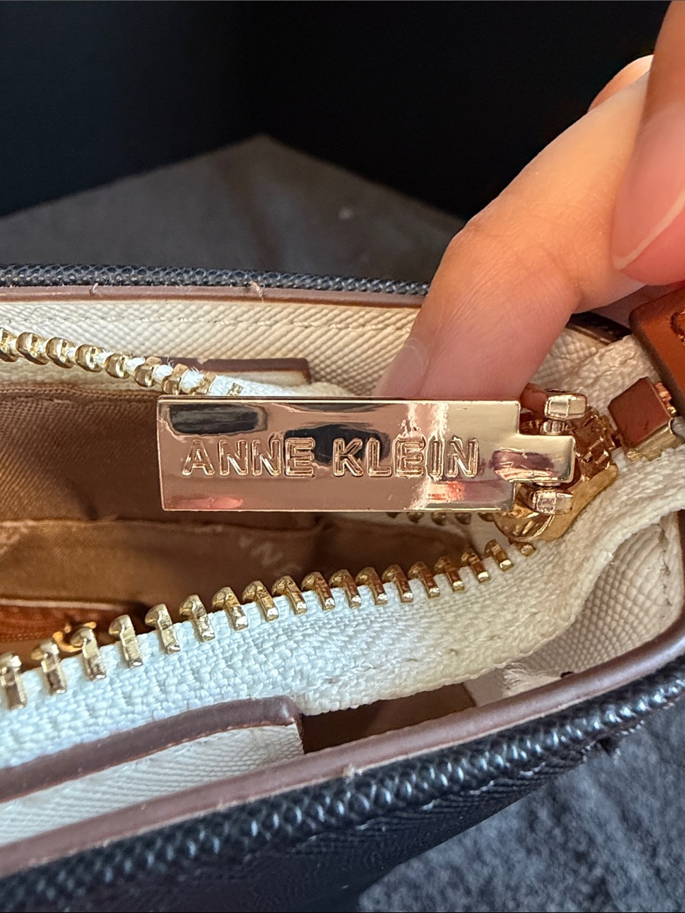 Anne Klein Saffiano Tote black with brown straps - Picture 7 of 11